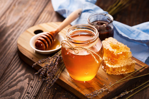 Giải đáp thắc mắc: Uống mật ong có tốt cho phổi không? Click xem ngay!